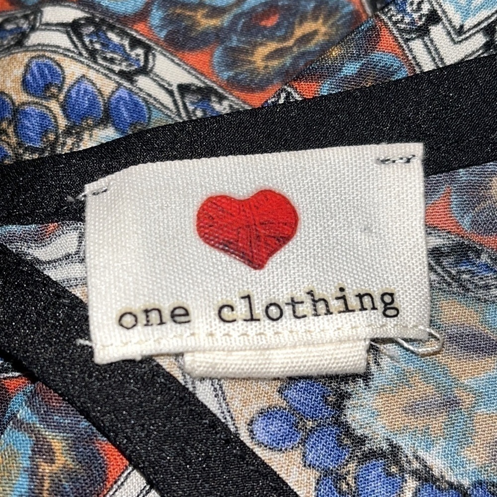One Clothing Long Sleeve Tunic flare sleeves small multi color pattern - Picture 7 of 9